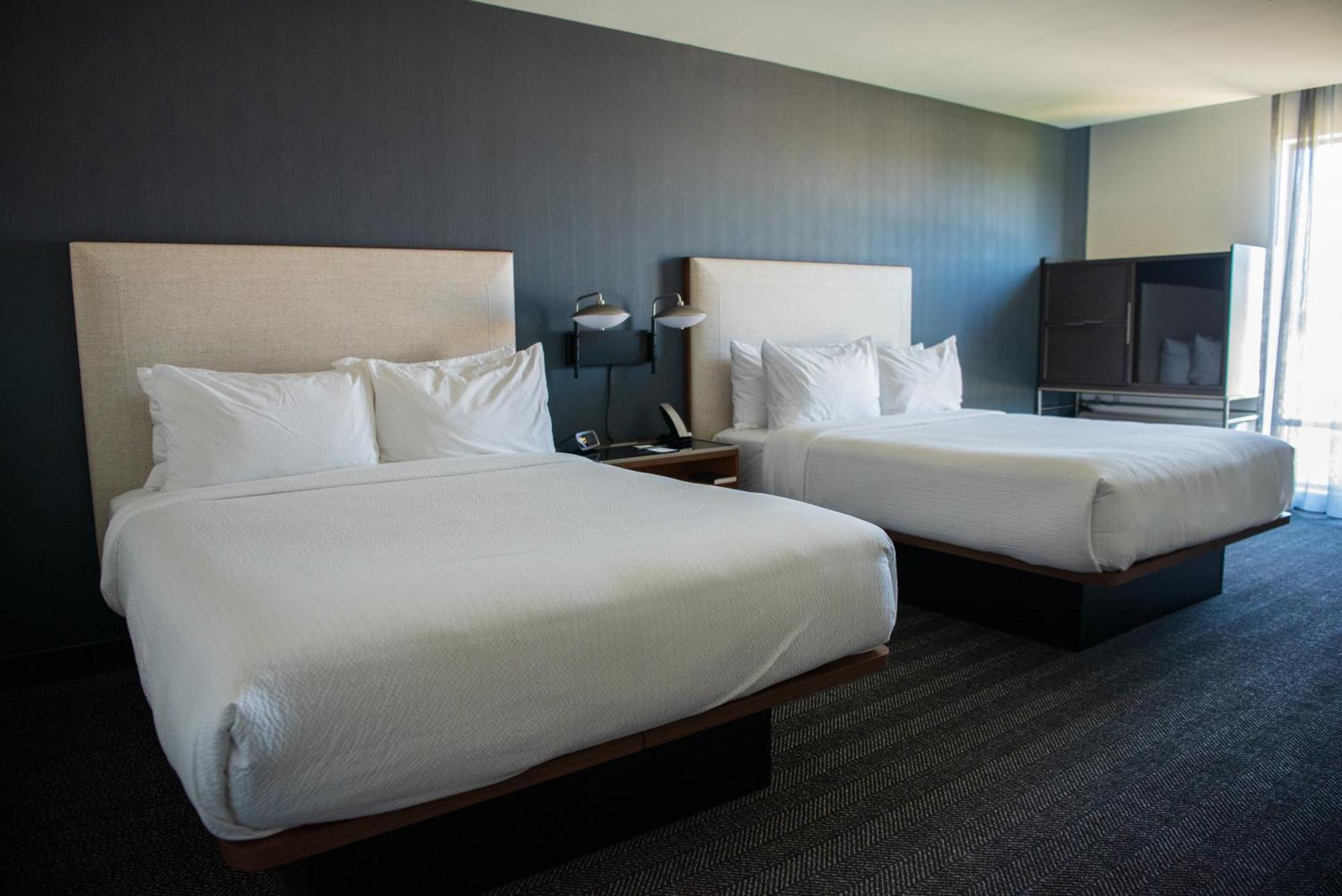Courtyard By Marriott Lake Stadt Exterior foto