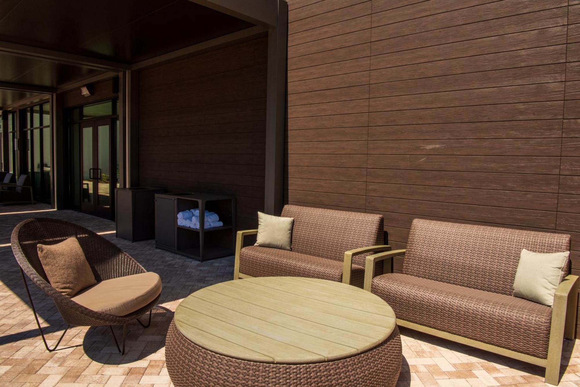 Courtyard By Marriott Lake Stadt Exterior foto