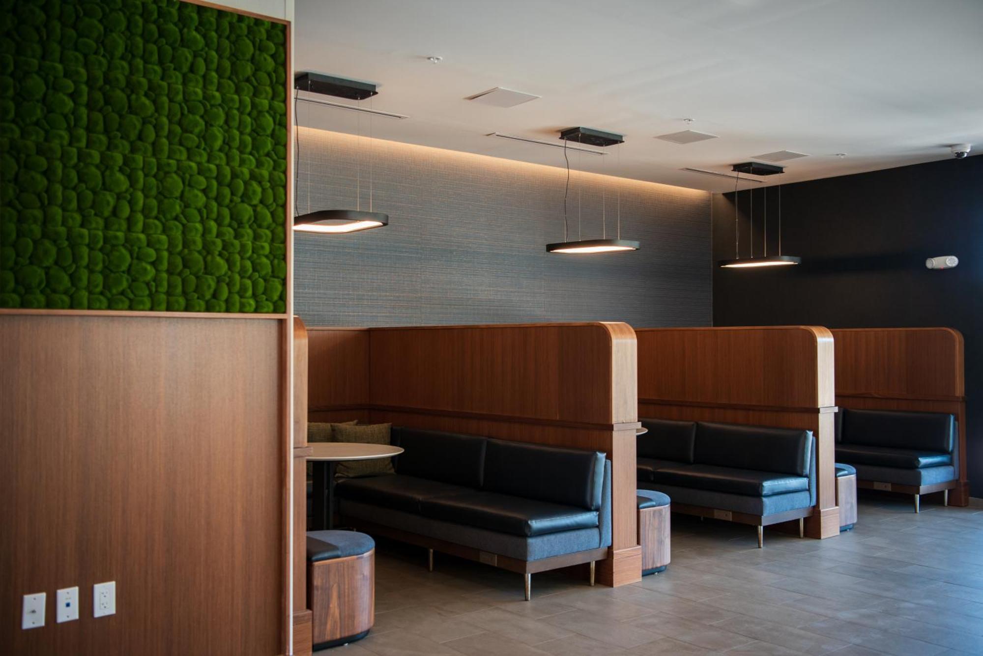 Courtyard By Marriott Lake Stadt Exterior foto